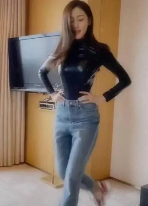 迷恋乳胶衣的群体是什么心理?你不知道的乳胶衣文化
