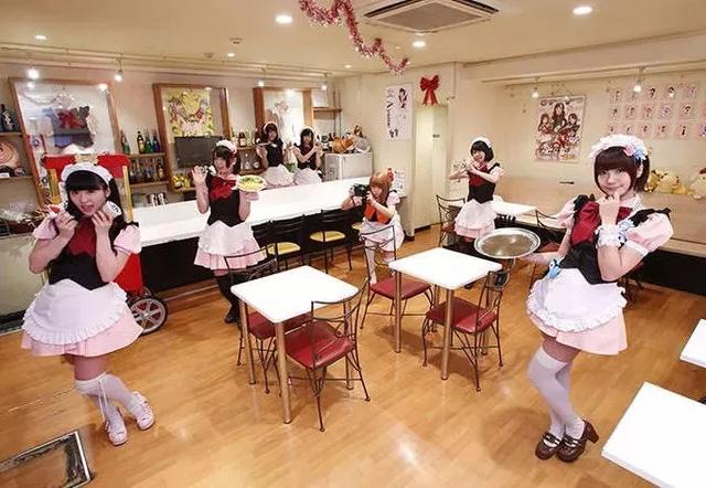 现在很火爆的女仆店到底是干什么的?