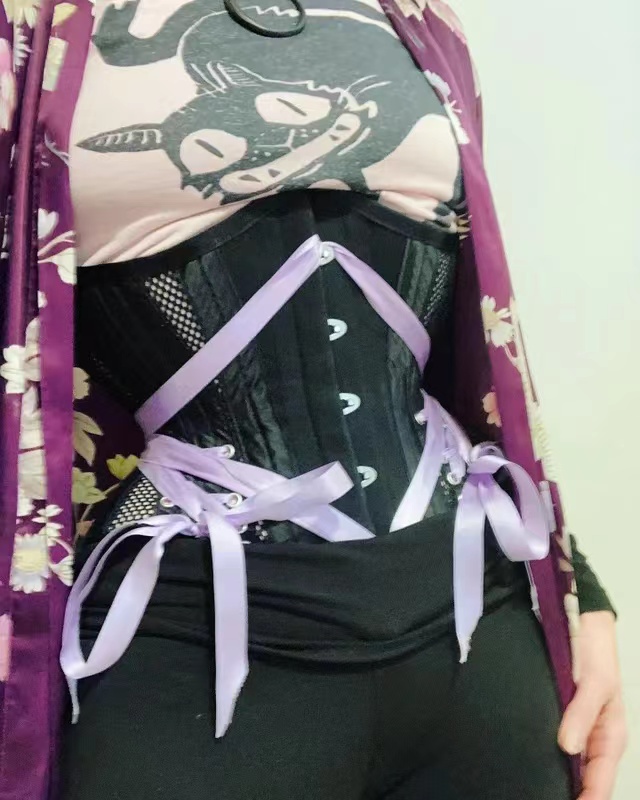 女s(femdom)酷爱的着装——紧身胸衣的历史